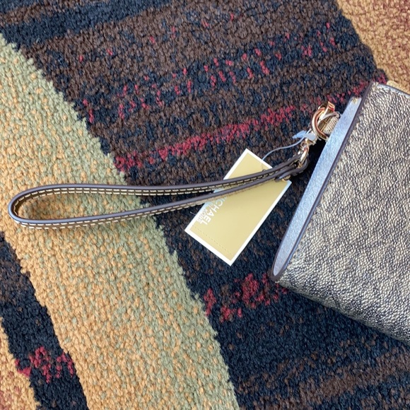 NWT Michael kors double zip wristlet - Picture 3 of 12